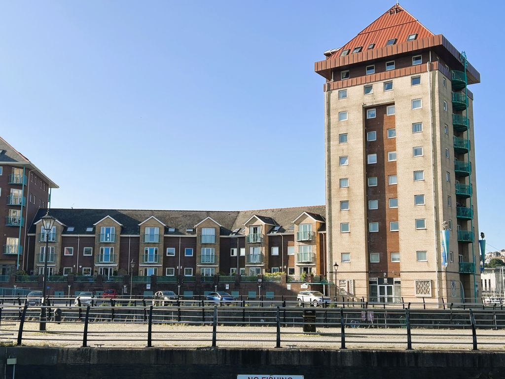 Property photo 1 of 21