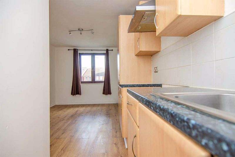 Property photo 3 of 9 Photo 7