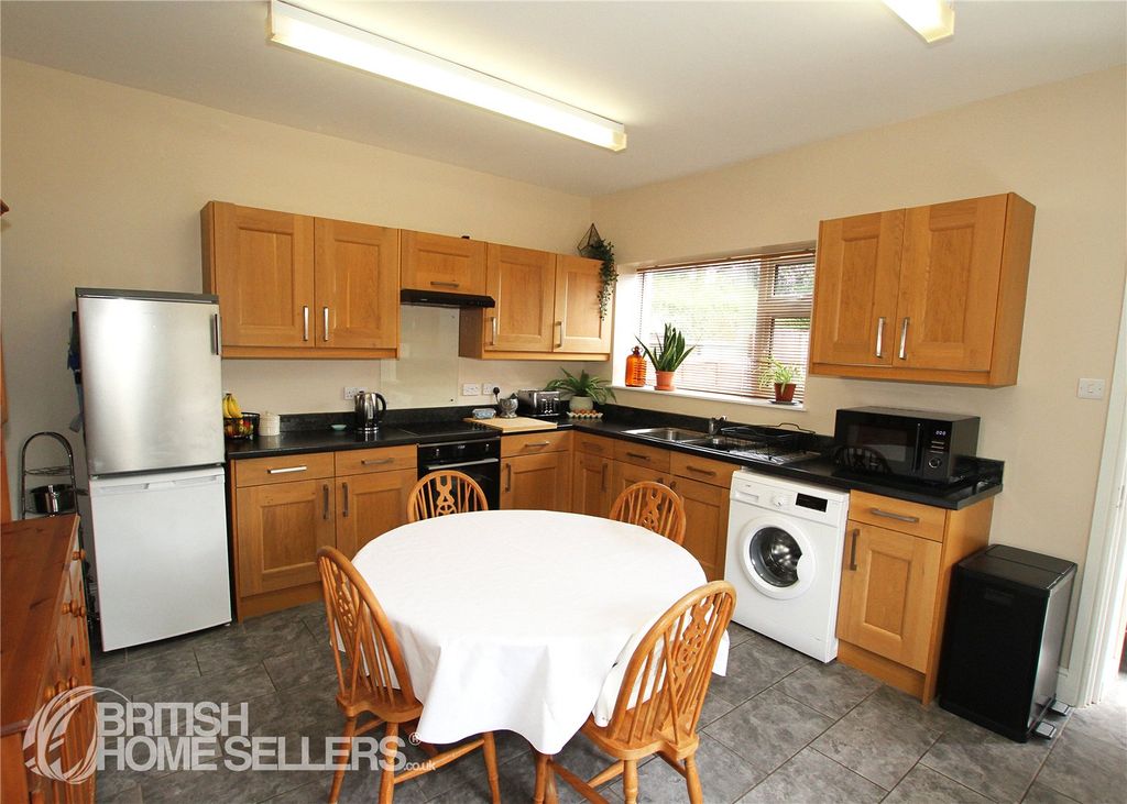 Property photo 3 of 23 Picture No. 05