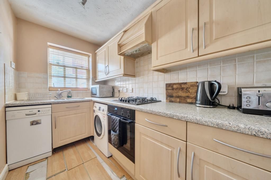 Property photo 2 of 18 Kitchen