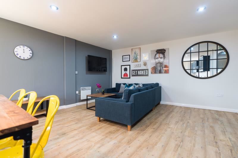 Property photo 2 of 6 Photo 1