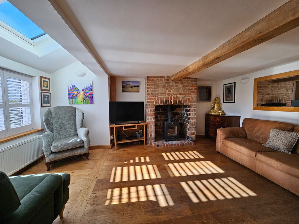 Property photo 2 of 22