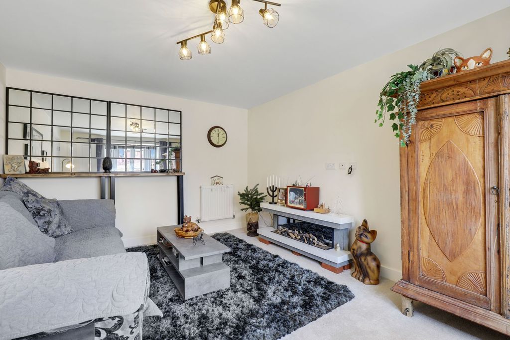 Property photo 3 of 21