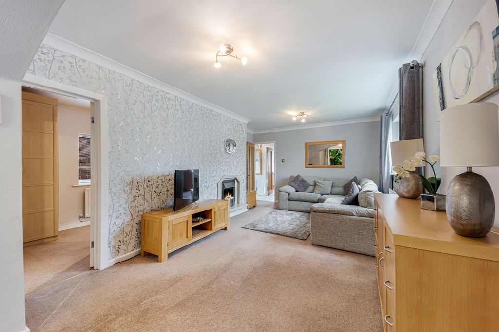 Property photo 3 of 12 Lounge-Diner