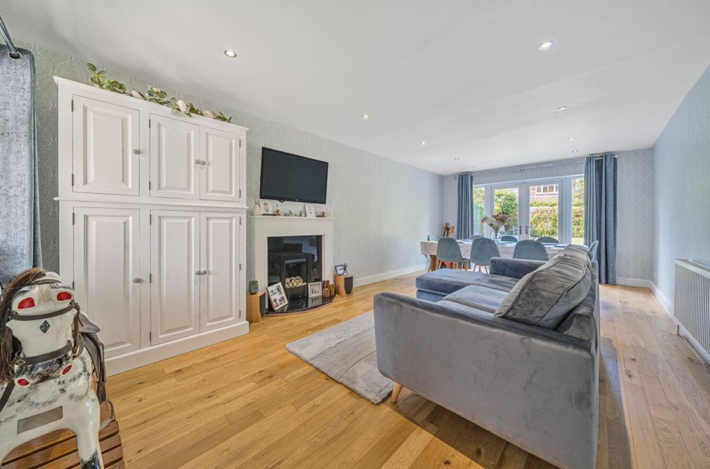 Property photo 3 of 27 1355882-13-68c9E2c15127B
