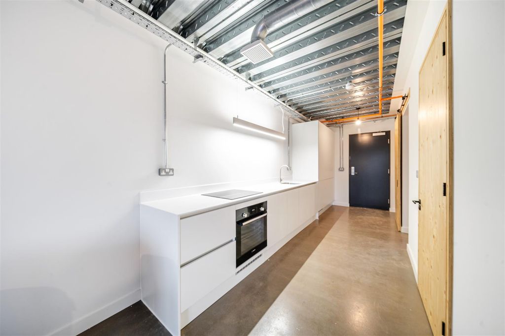 Property photo 3 of 13 1369198-6-68ee31c456056.Jpg