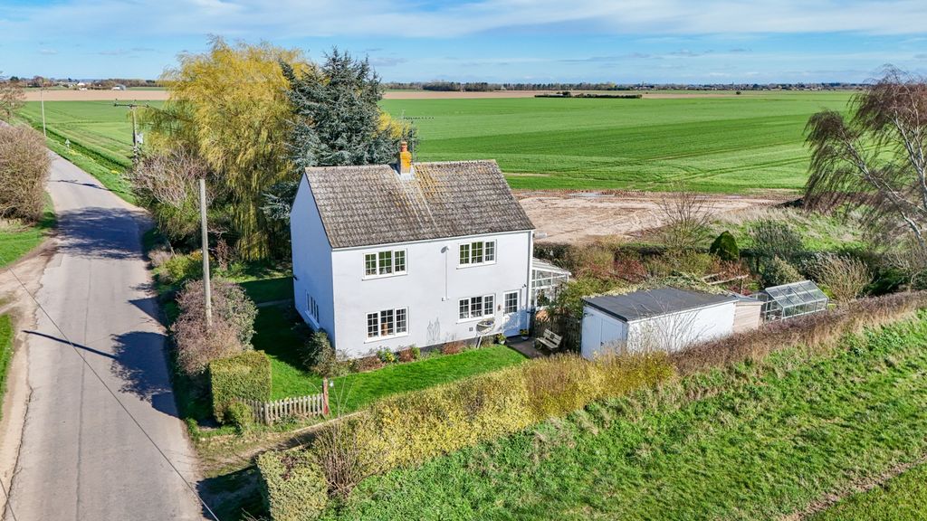 Property photo 1 of 38 4889980