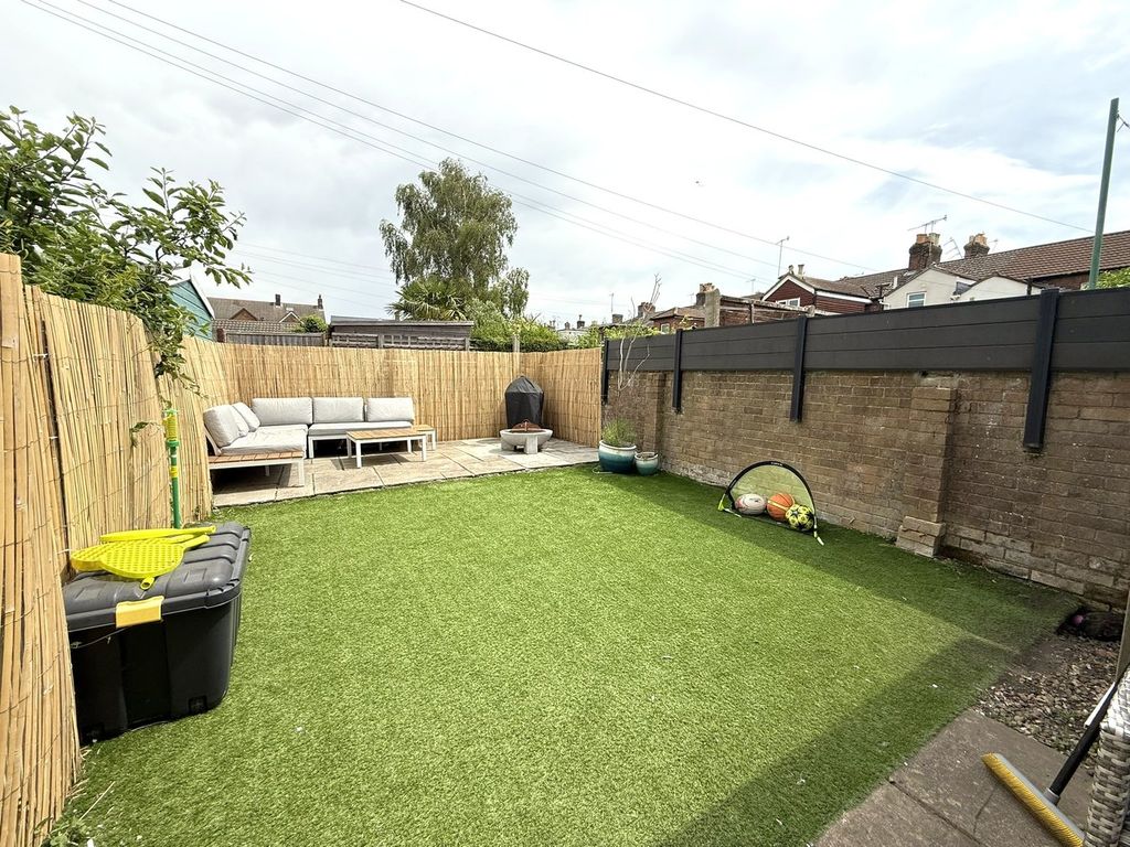 Property photo 2 of 31