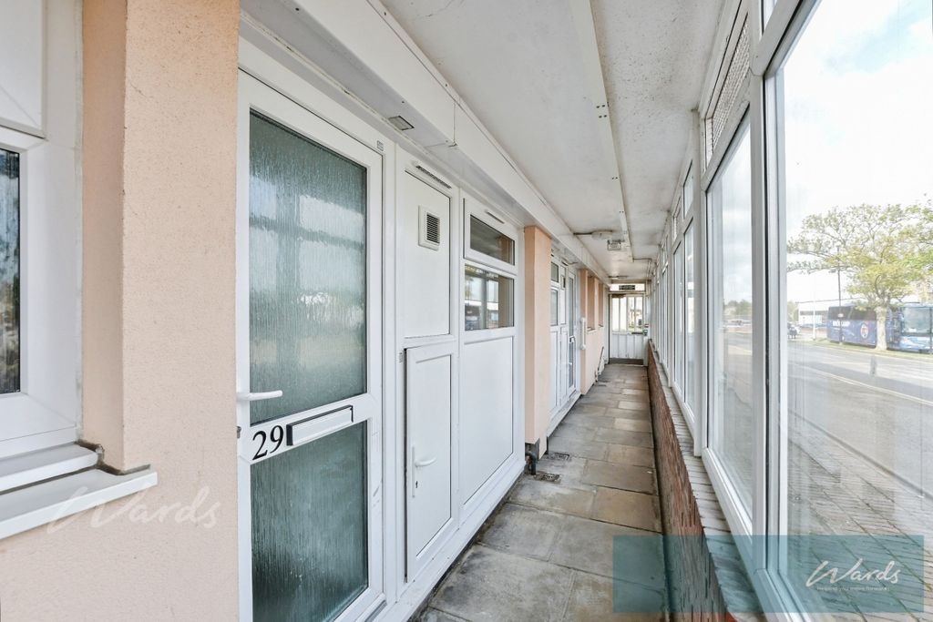 Property photo 2 of 5 008E8686-External