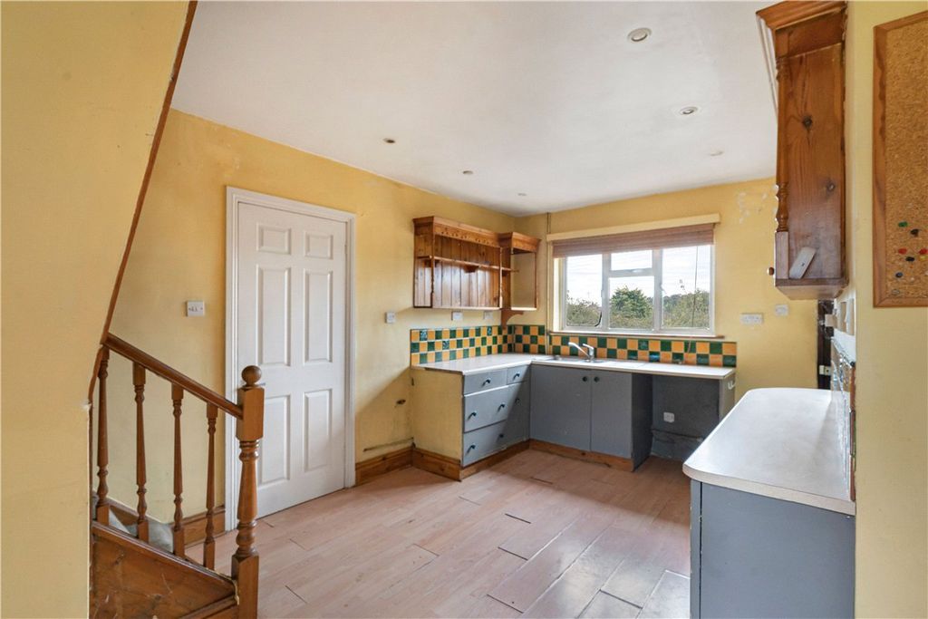 Property photo 3 of 15 Kitchen