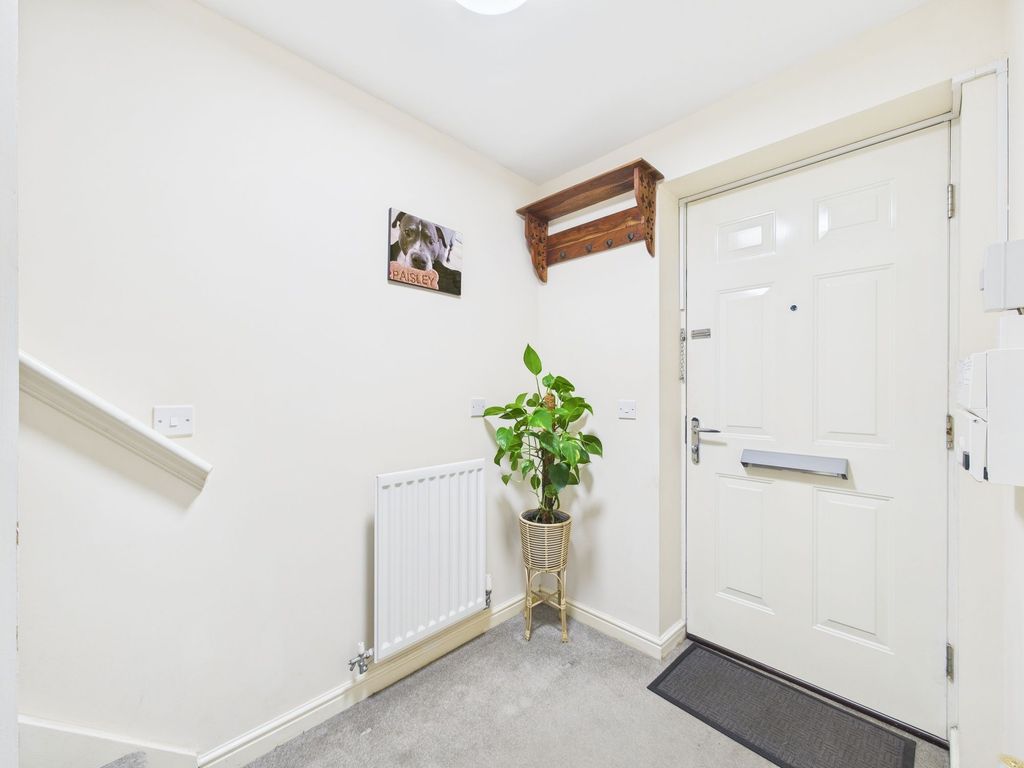 Property photo 2 of 24