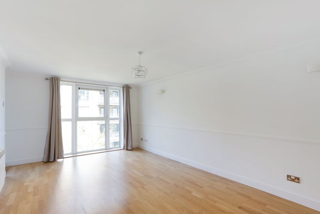 Property photo 1 of 25 Stretton
