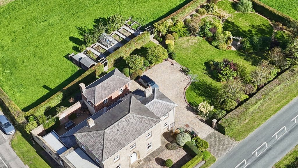Property photo 3 of 25 5302426