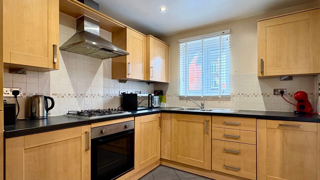 Property photo 2 of 30 Kitchen