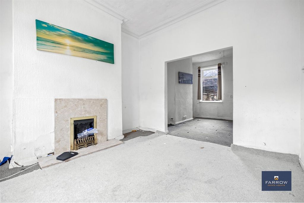 Property photo 2 of 19 Living Room