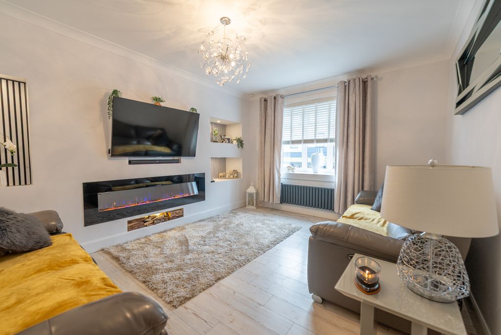 Property photo 2 of 39 Gallery