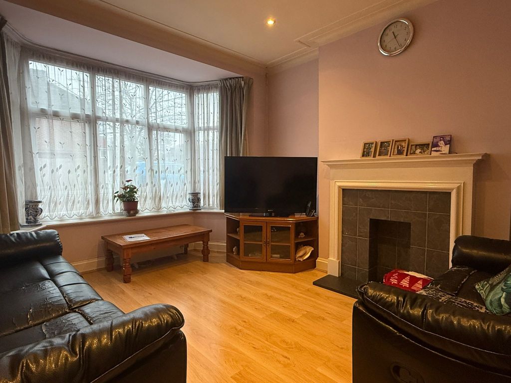 Property photo 2 of 13 Gallery