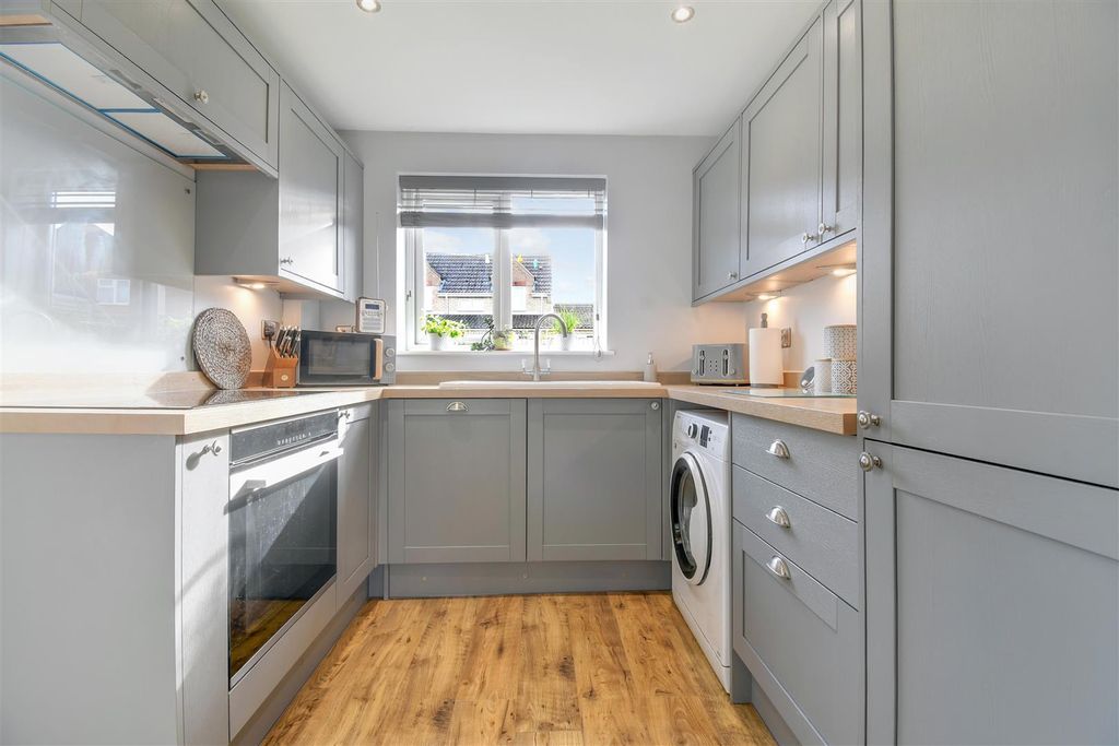 Property photo 3 of 24 Kitchen