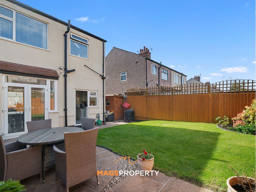 Property photo 2 of 27