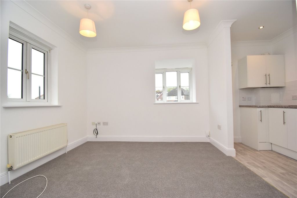 Property photo 2 of 10 Picture No. 15