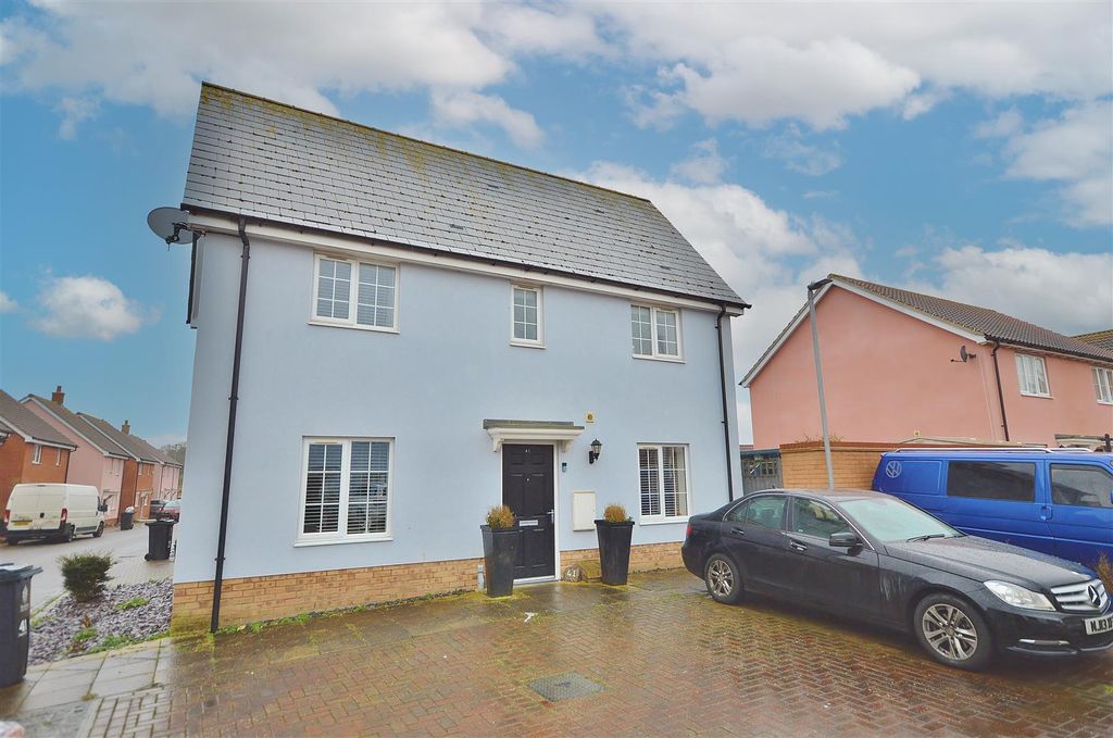 Property photo 1 of 15 Outside.Png