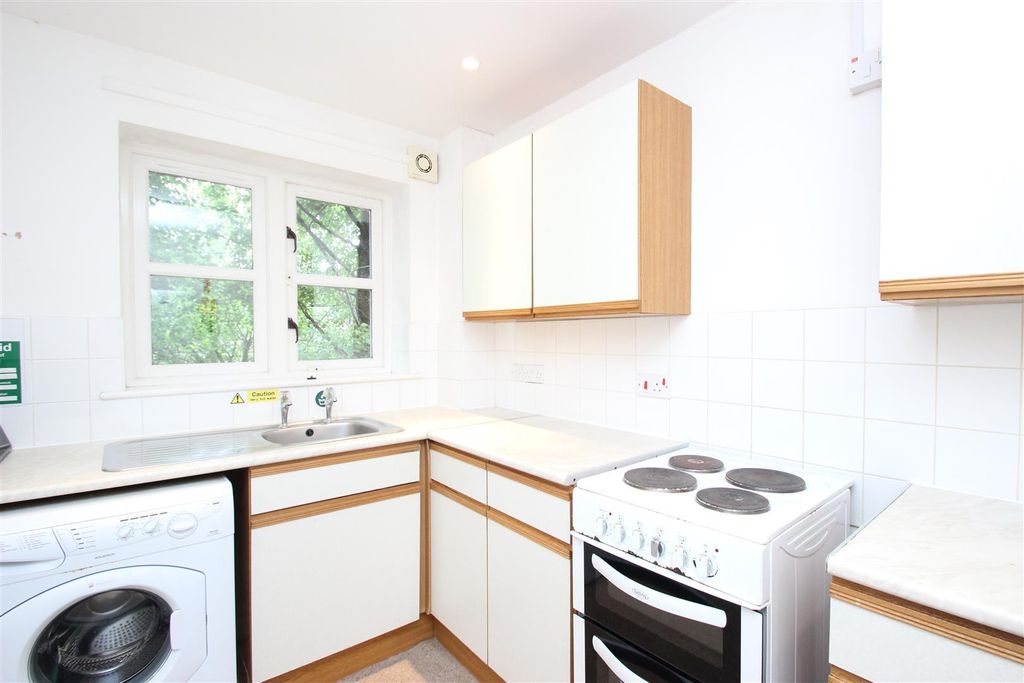 Property photo 2 of 8 Rukalasbi0Wu95Lihsow3Q.Jpg