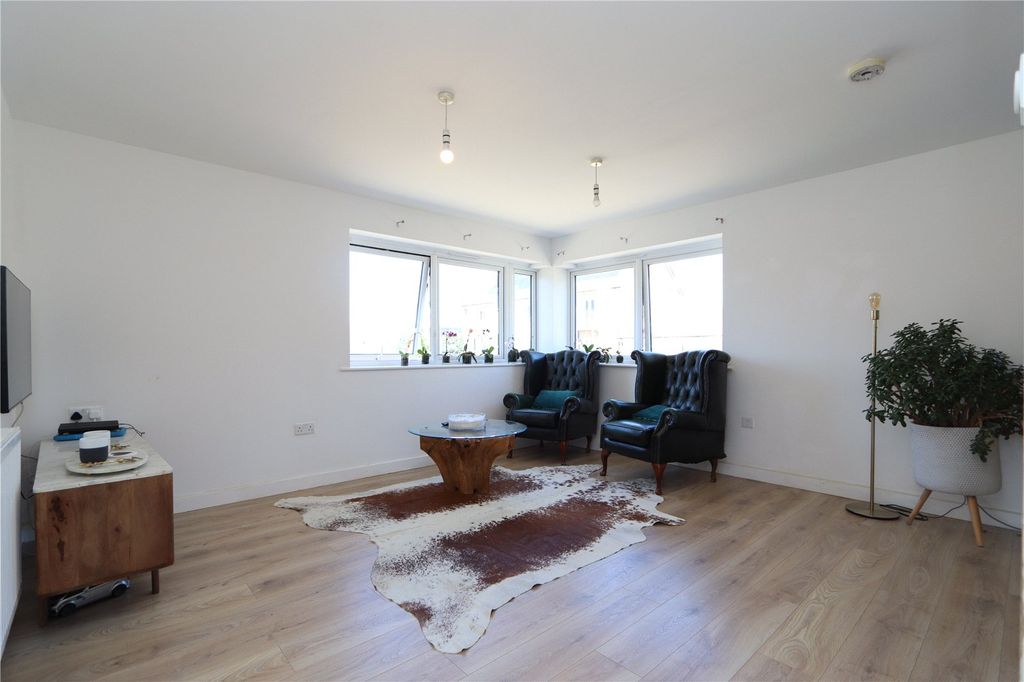 Property photo 2 of 11 Picture No. 01