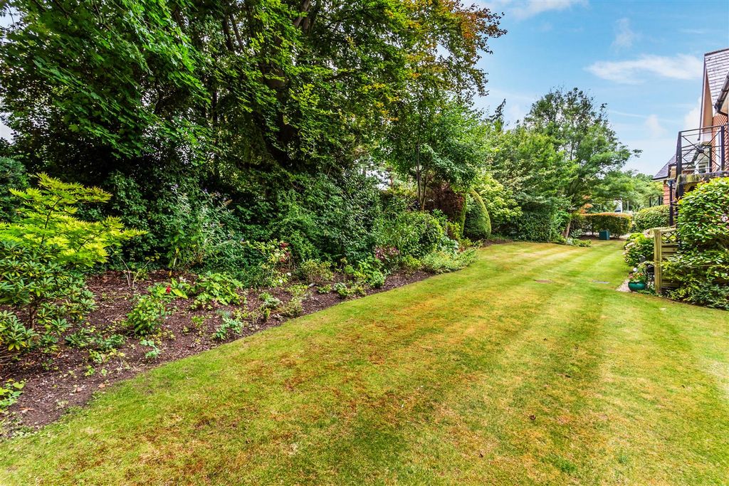 Property photo 2 of 18 24-Warren-Court-27.Jpg