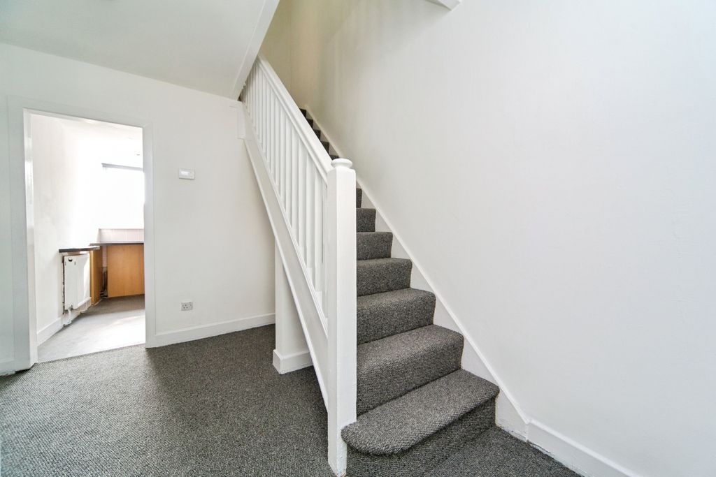 Property photo 3 of 15 Hall