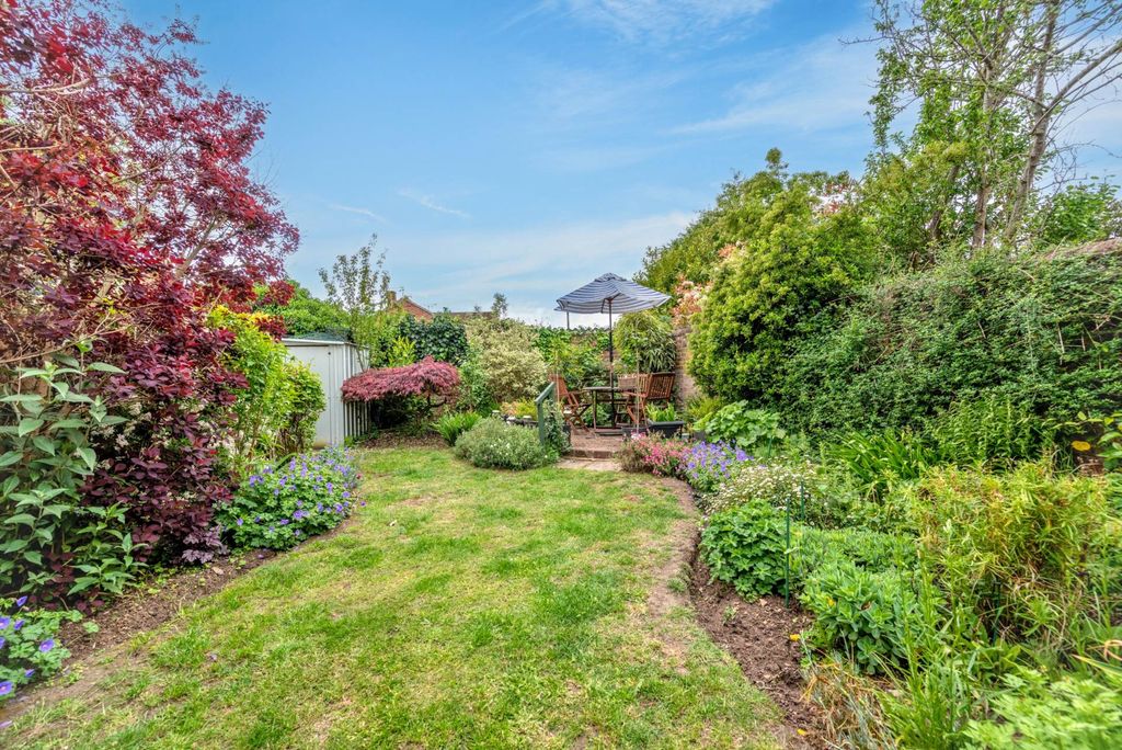 Property photo 2 of 16