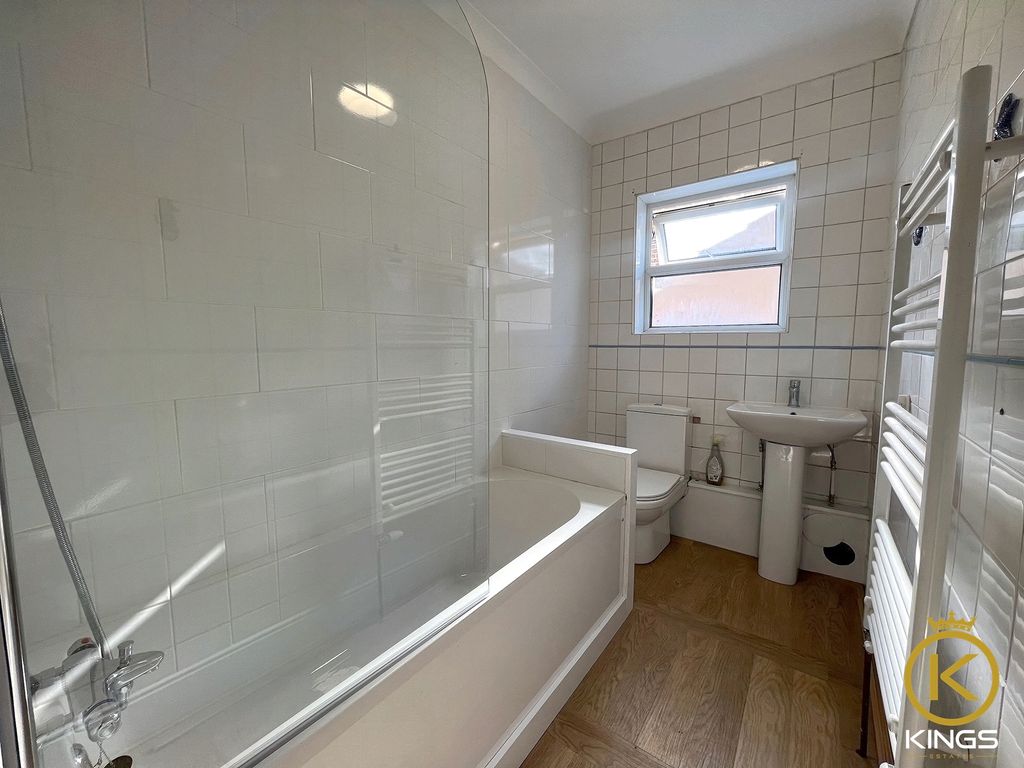 Property photo 2 of 7 1