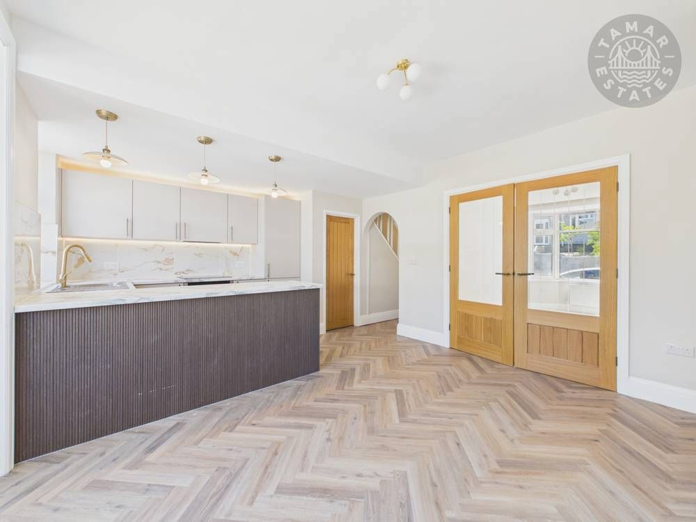 Property photo 2 of 18 Kitchen/Dining Room