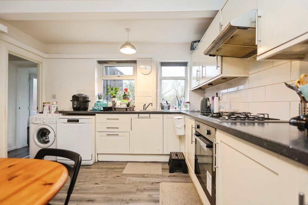 Property photo 3 of 18 Kitchen Diner