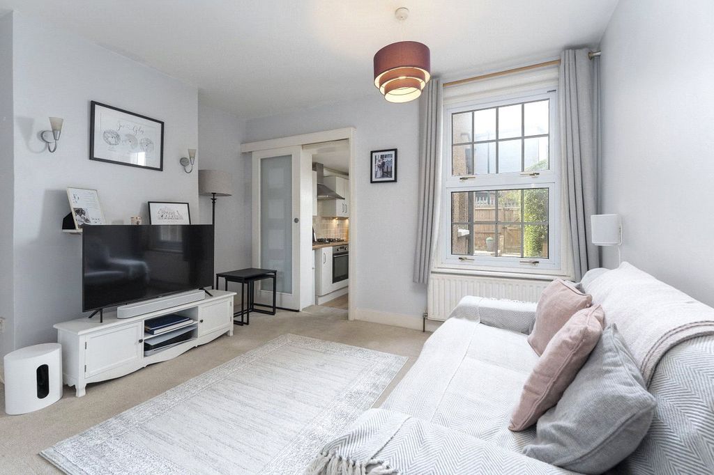 Property photo 1 of 18 Picture No. 12