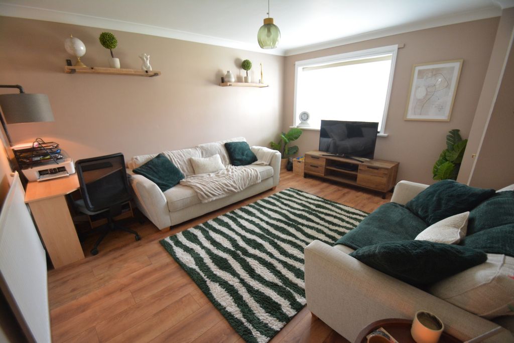 Property photo 2 of 14 Lounge