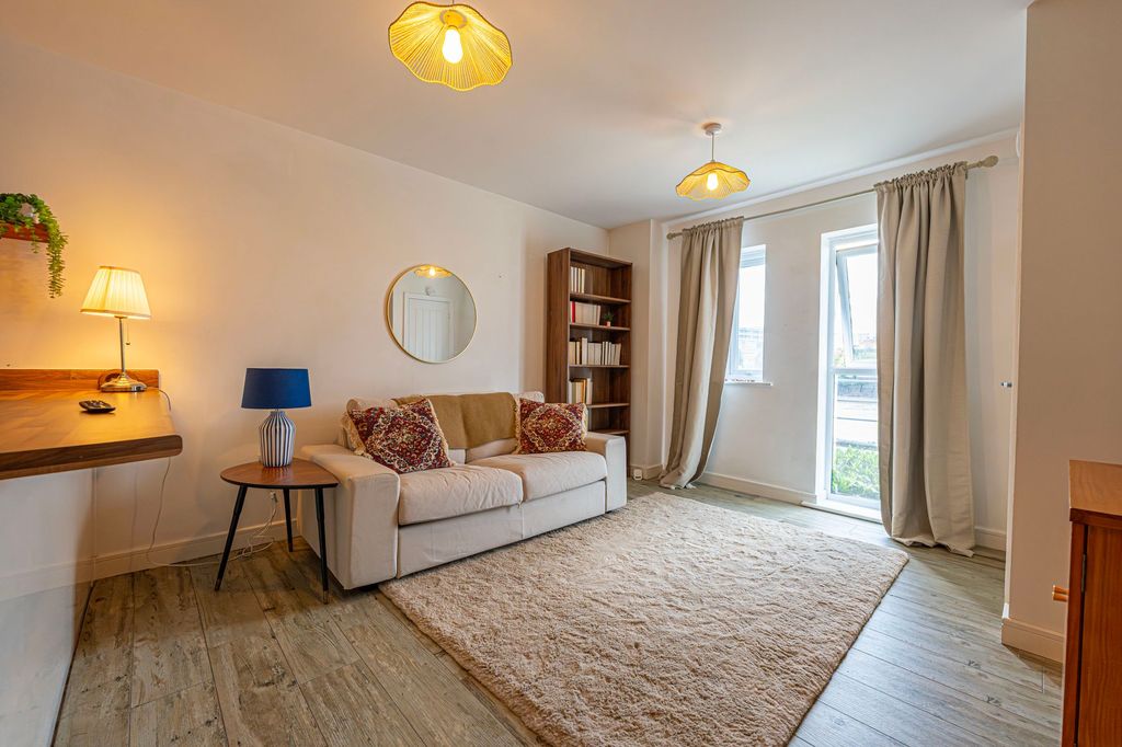 Additional image 11 of 2 bed flat for saleBaroque Court, The Serlio NP19