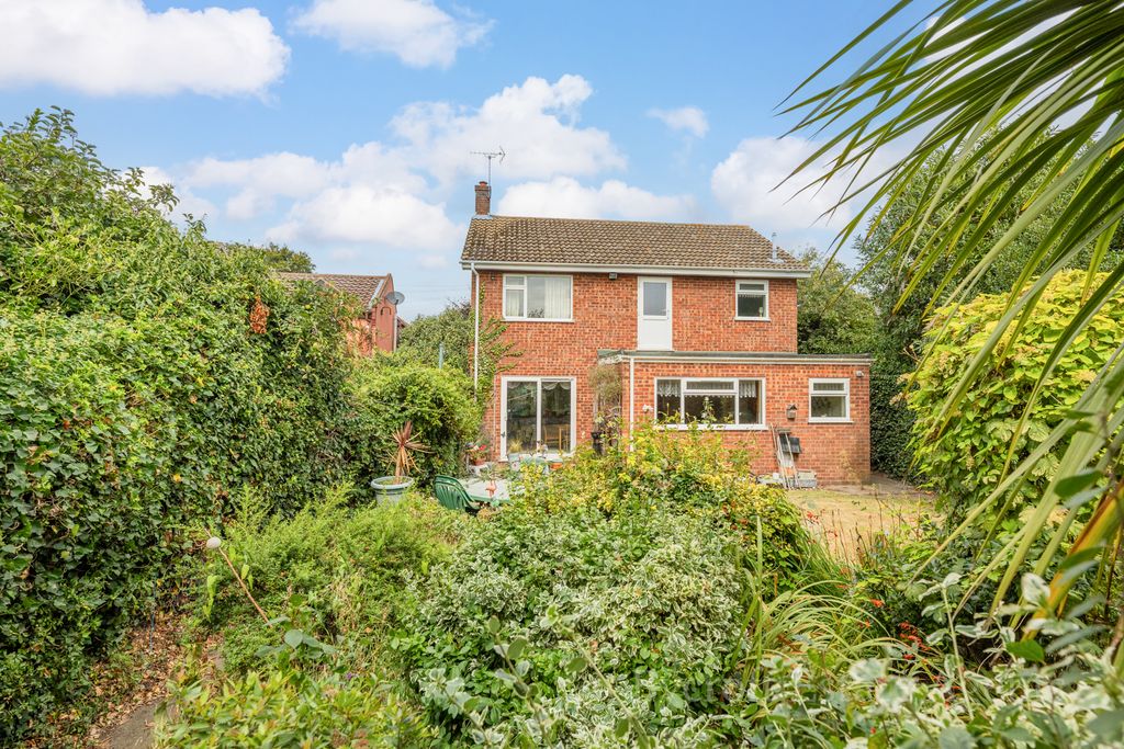 Property photo 2 of 20