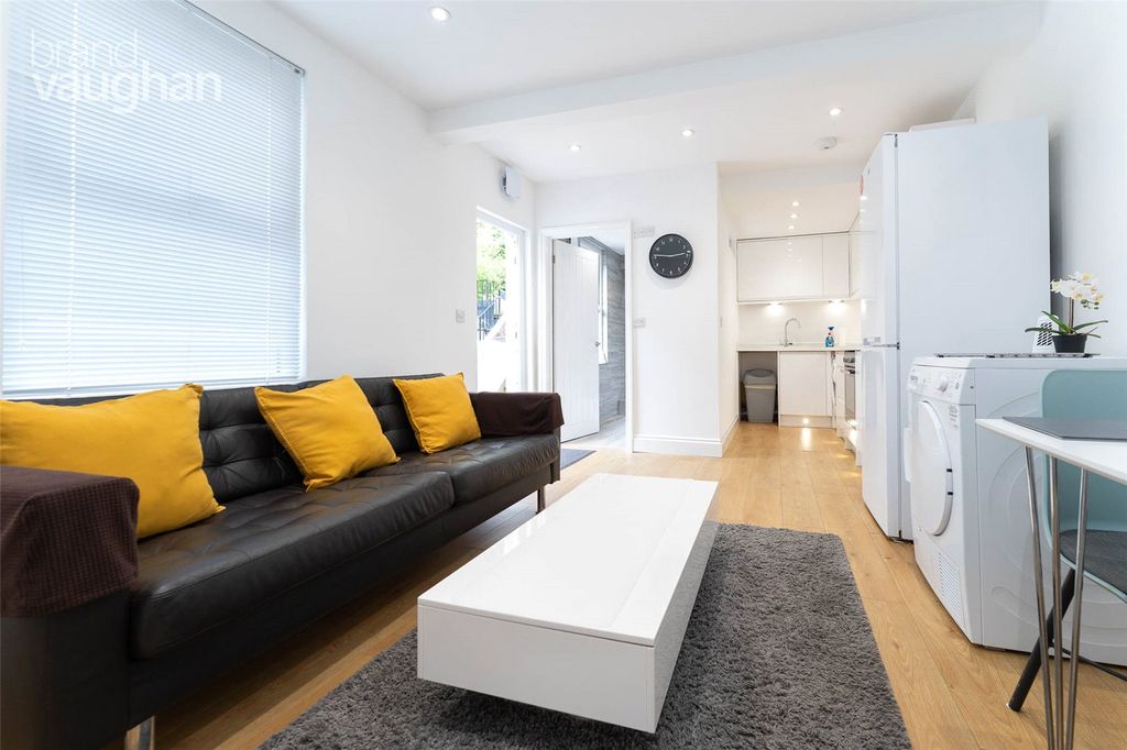 Property photo 1 of 9 Picture No. 19