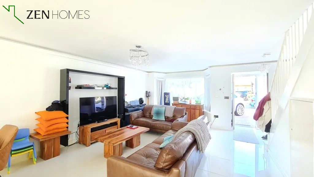 Property photo 2 of 11