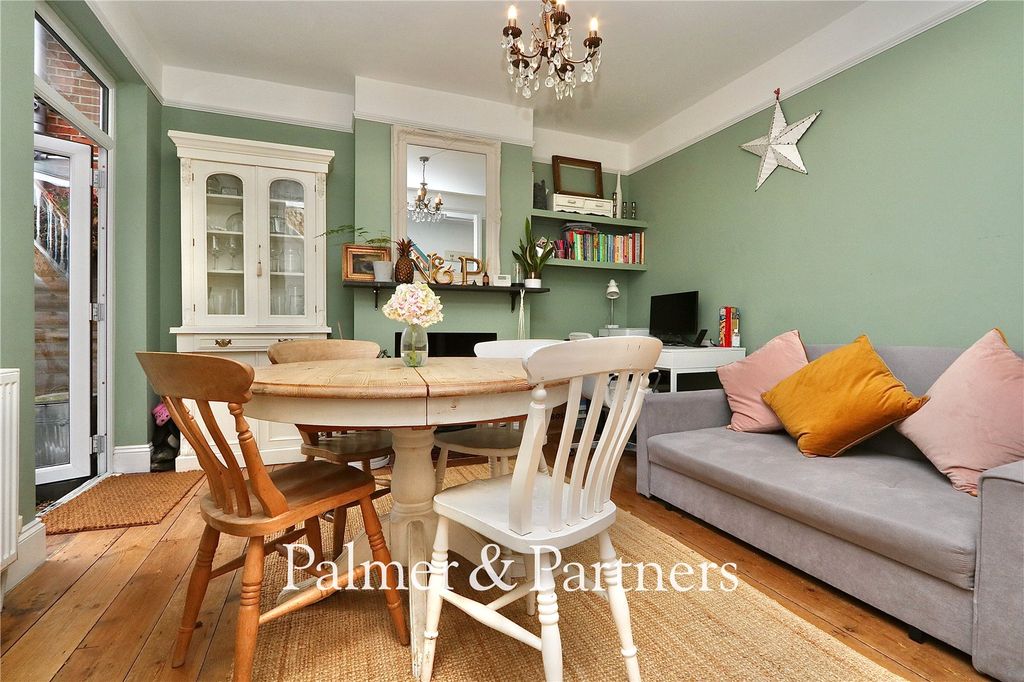 Property photo 3 of 24 Picture No. 02