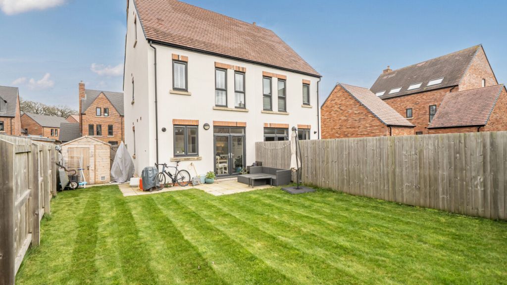 Property photo 3 of 21