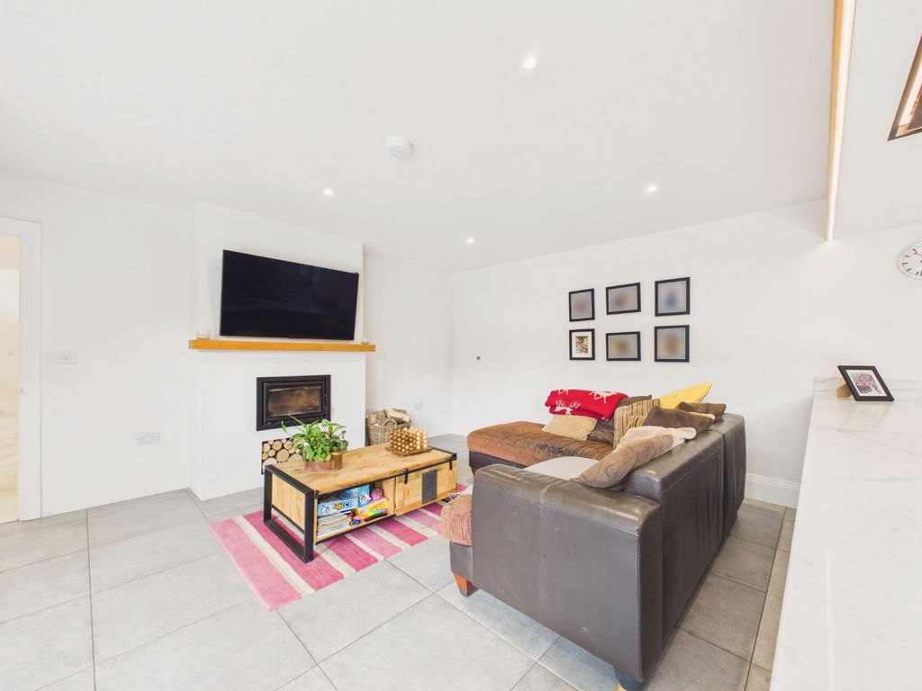 Property photo 2 of 33 5136064