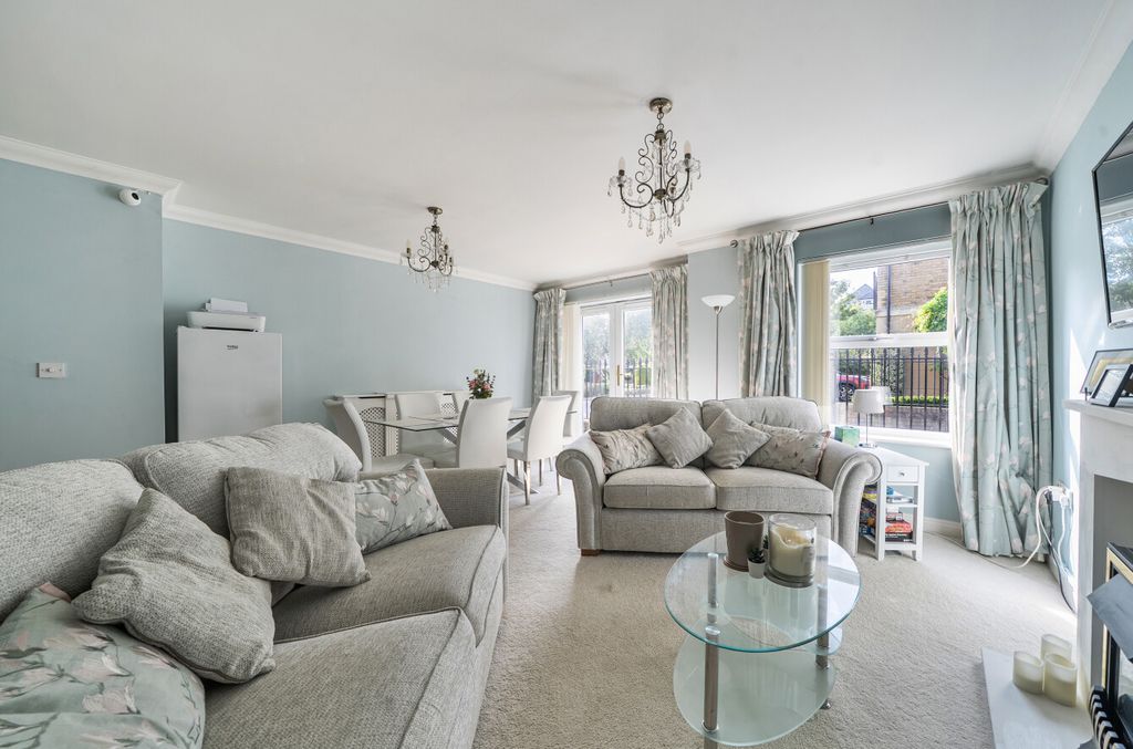 Property photo 2 of 11 1497046-20-6A6102...