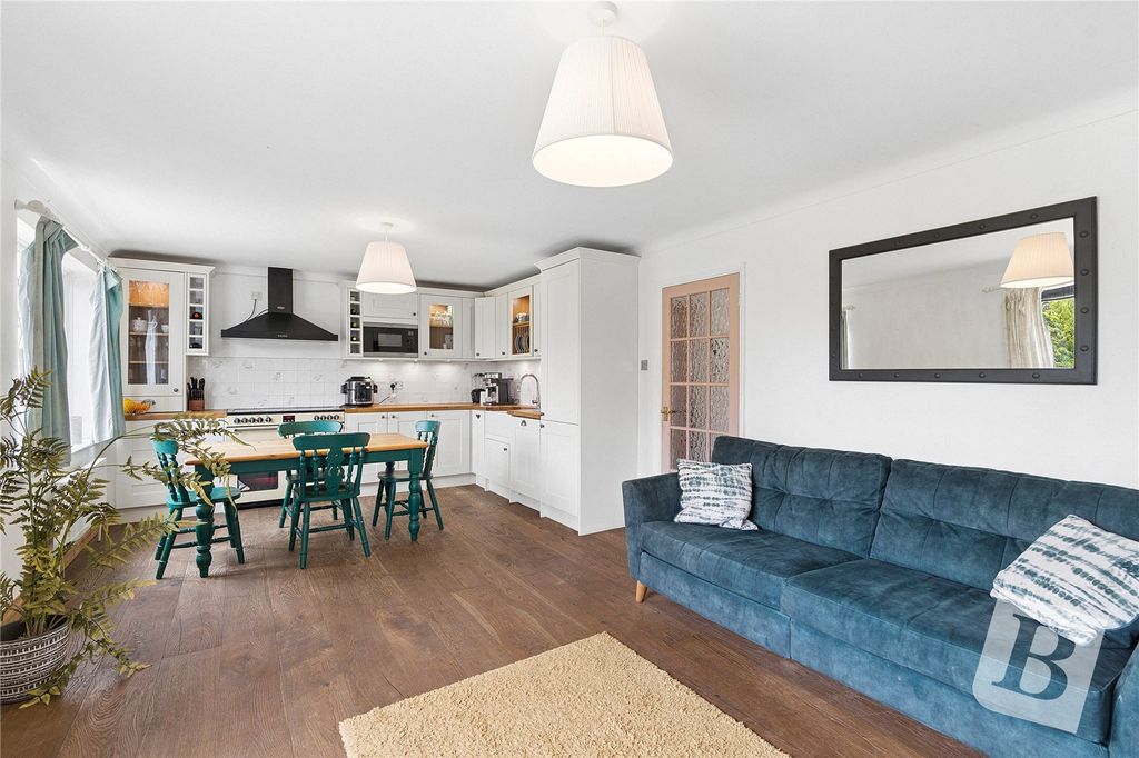 Property photo 3 of 17 Kitchen/Living Room