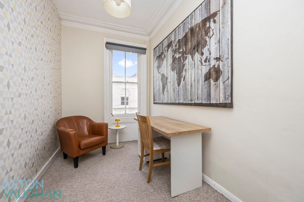 Property photo 3 of 10 4993382