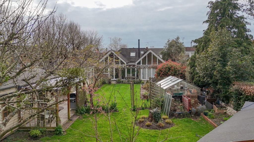 Property photo 3 of 16