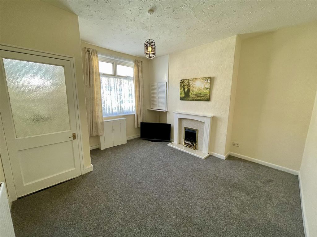 Property photo 2 of 7 Lounge