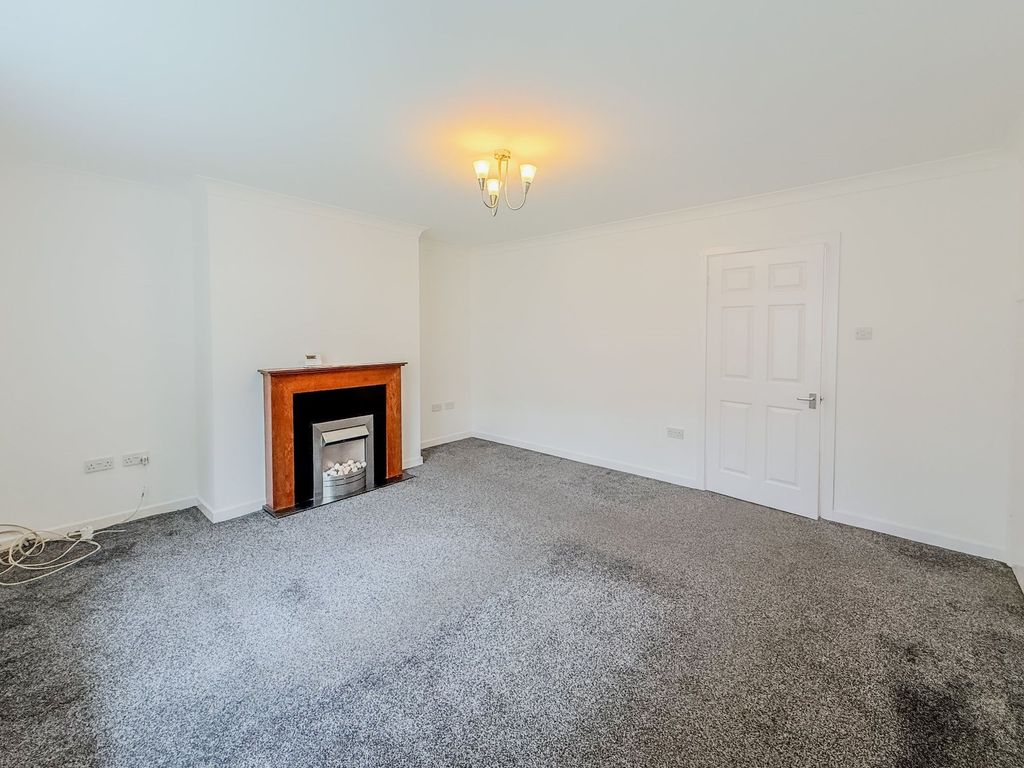 Property photo 3 of 9 Lounge