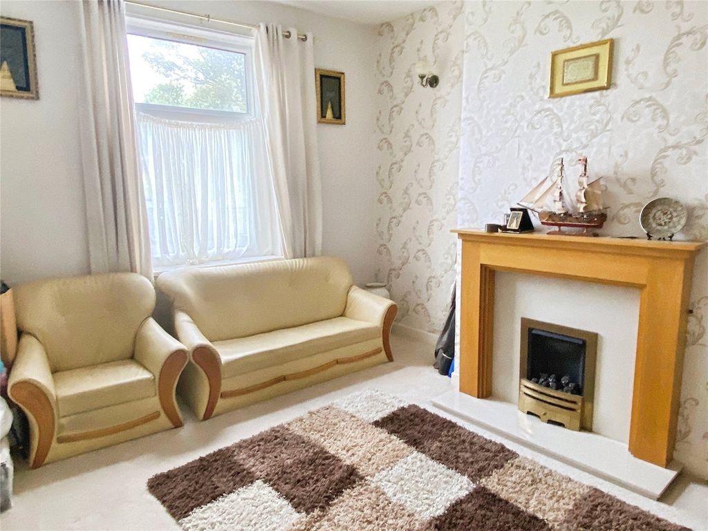 Property photo 2 of 9 Picture No. 10