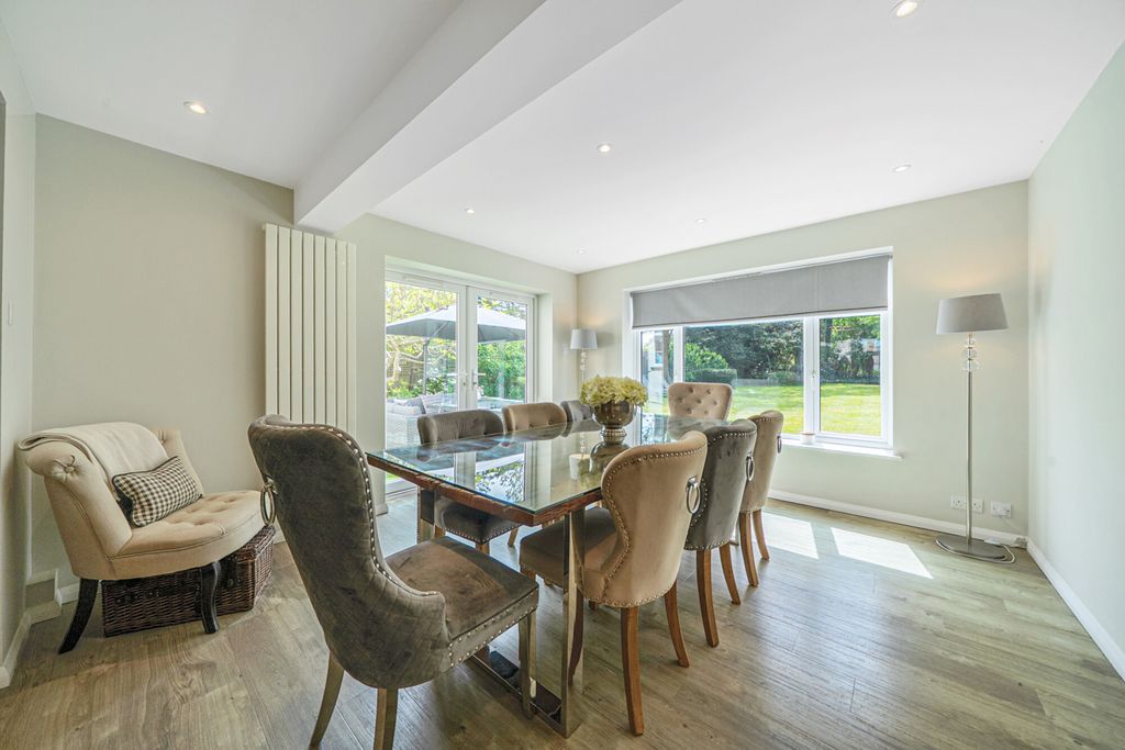 Property photo 3 of 22 1451296-20-69F0F0...